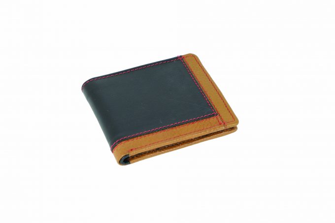 Textured Men's Leather Wallet